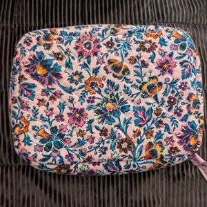 Vera Bradley Cloud Cord Organizer Vine In Multi NWT